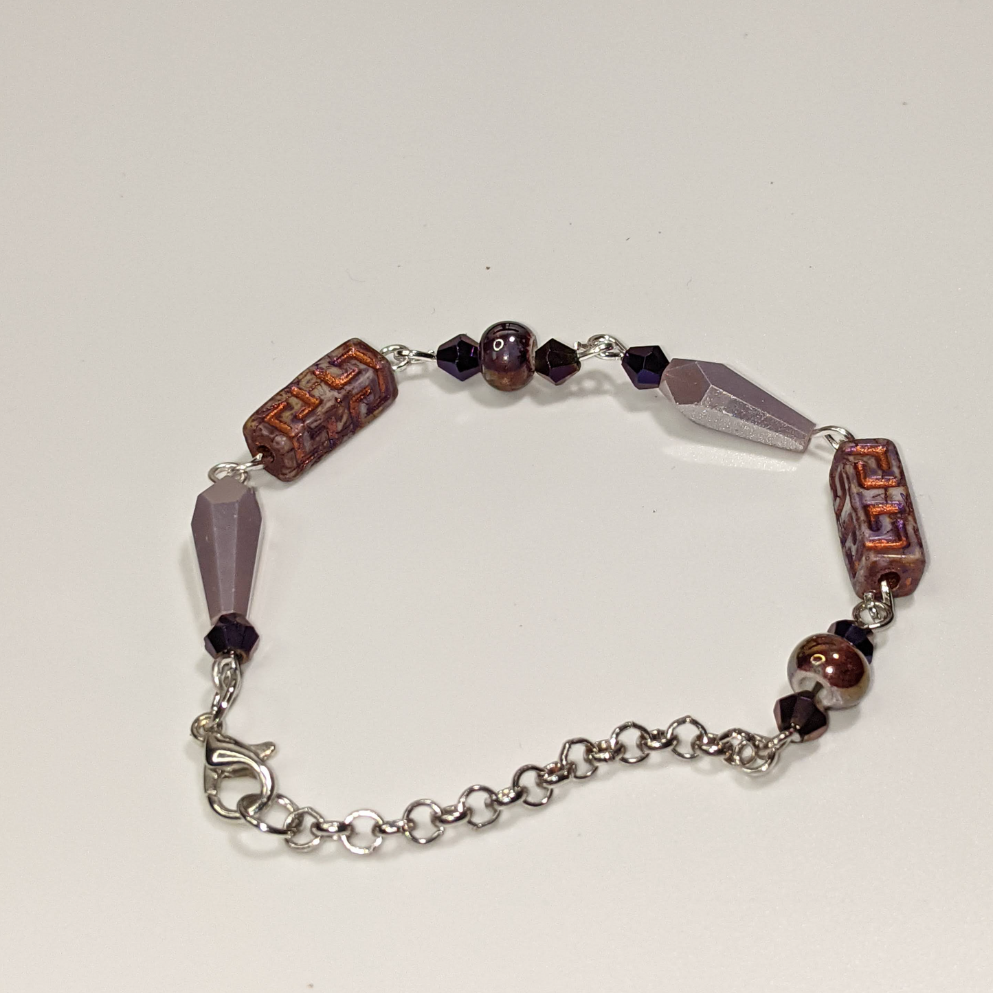 Elegant Purple Vintagel Bracelet